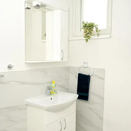 Apartment Apartman Leo