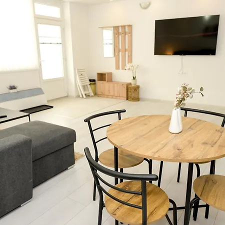 Apartman Leo