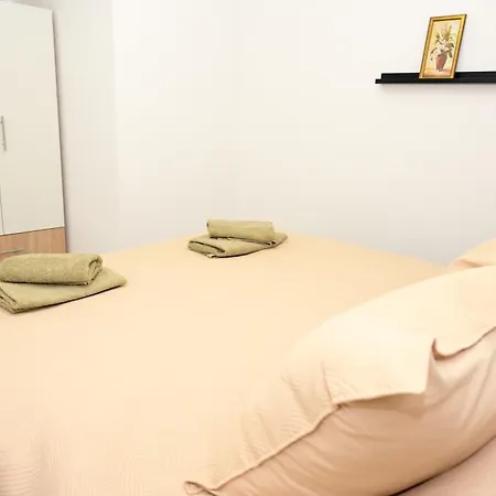 Apartment Apartman Leo
