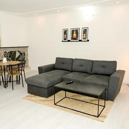 Apartman Leo Apartment